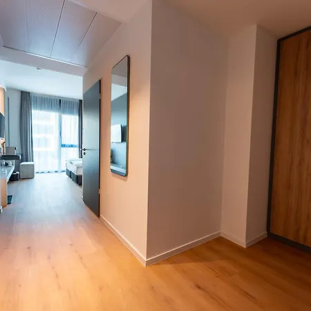 Ξενοδοχείο Frames Gmbh