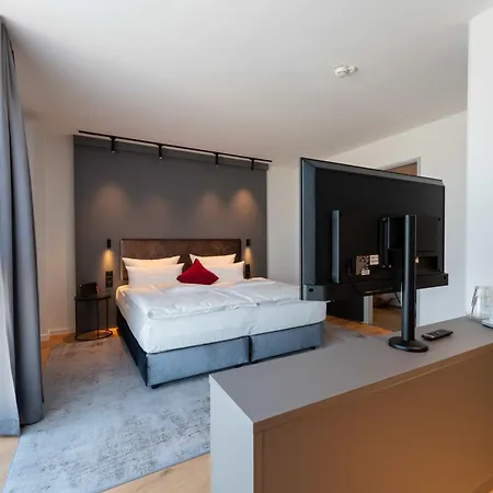 Ξενοδοχείο Frames Gmbh 4*