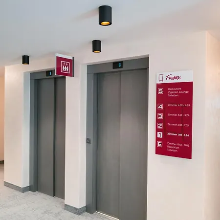 Ξενοδοχείο Frames Gmbh 4*