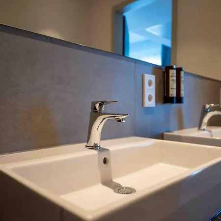 Ξενοδοχείο Frames Gmbh